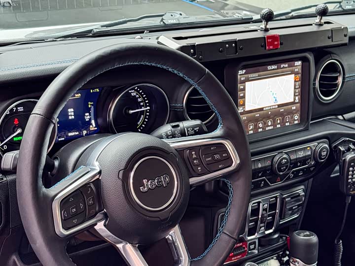 Фото 9 - Jeep Wrangler Hybrid