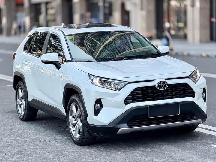 Фото 3 - Toyota RAV4