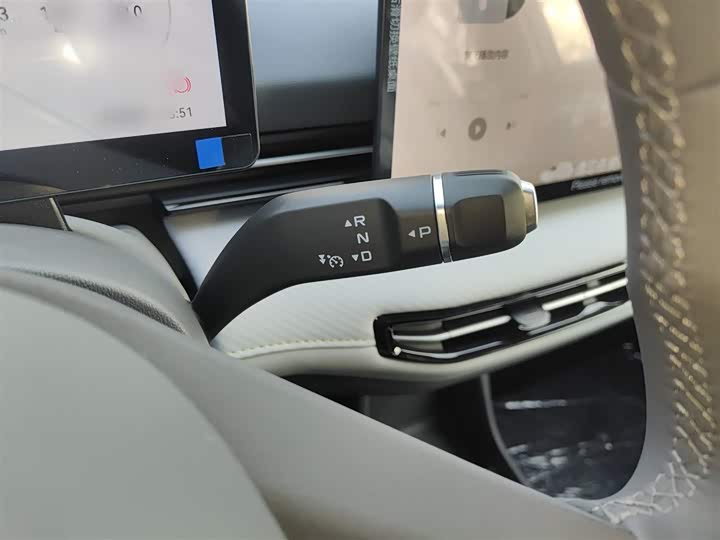 Фото 7 - Bestune 03