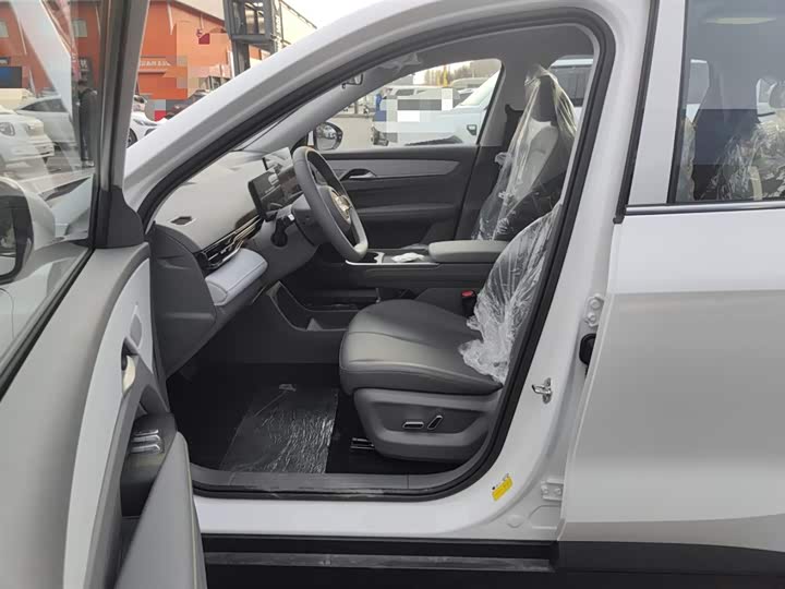 Фото 8 - Bestune 03