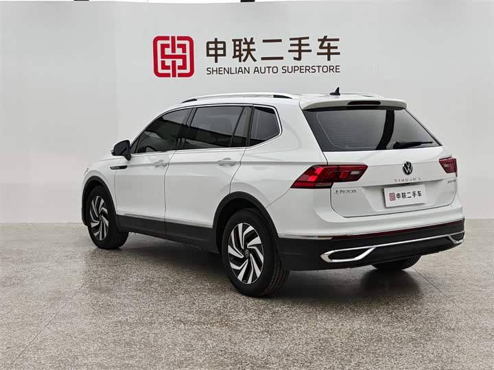 Фото 2 - Volkswagen Tiguan L Pro