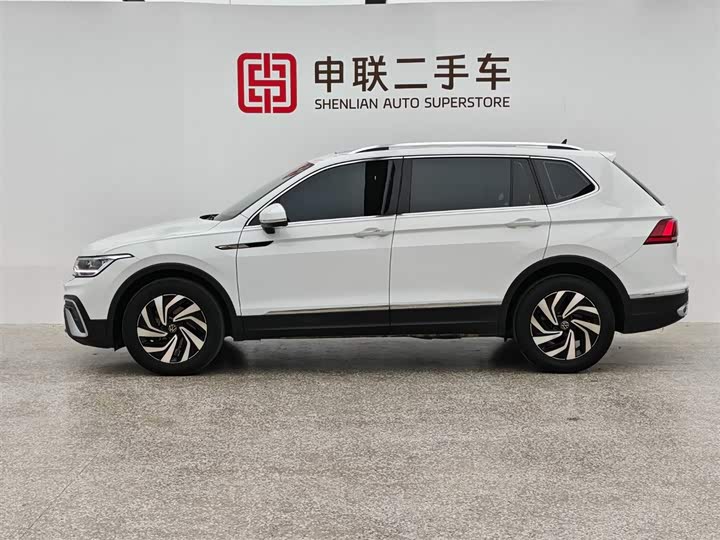 Фото 3 - Volkswagen Tiguan L Pro