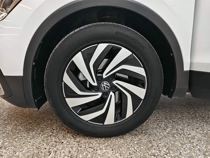 Фото 6 - Volkswagen Tiguan L Pro