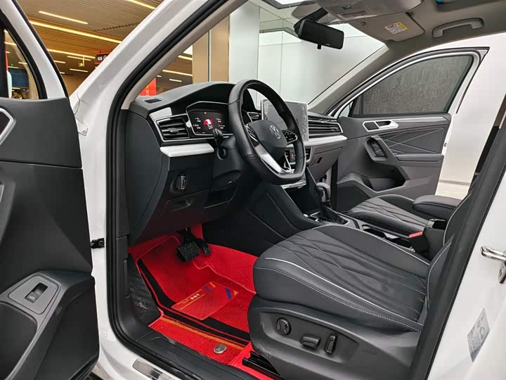 Фото 7 - Volkswagen Tiguan L Pro