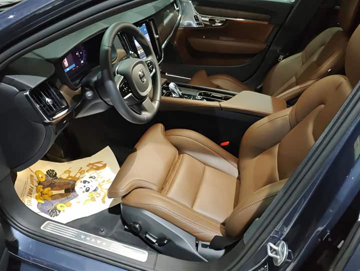 Фото 9 - Volvo S90