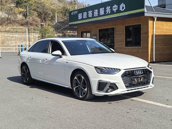 Фото 3 - Audi A4L