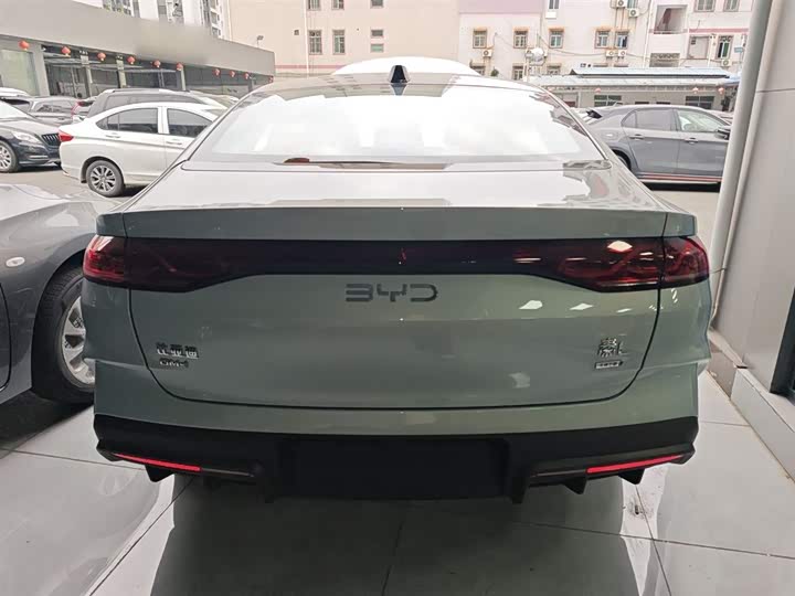 Фото 6 - BYD Qin L