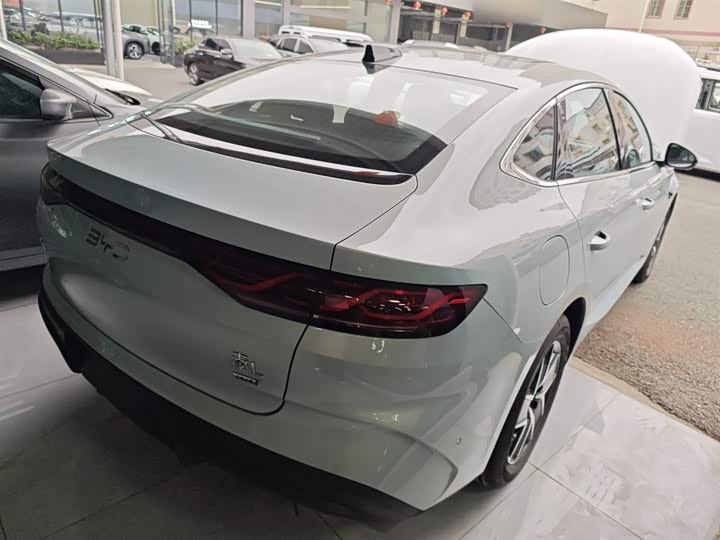 Фото 7 - BYD Qin L