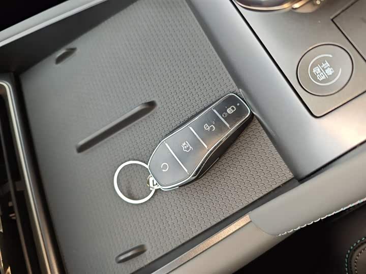 Фото 9 - BYD Qin L