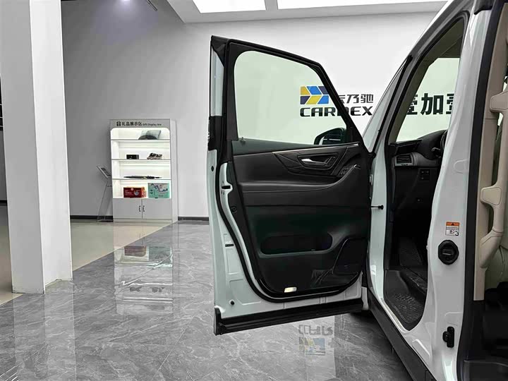 Фото 5 - Toyota Vellfire