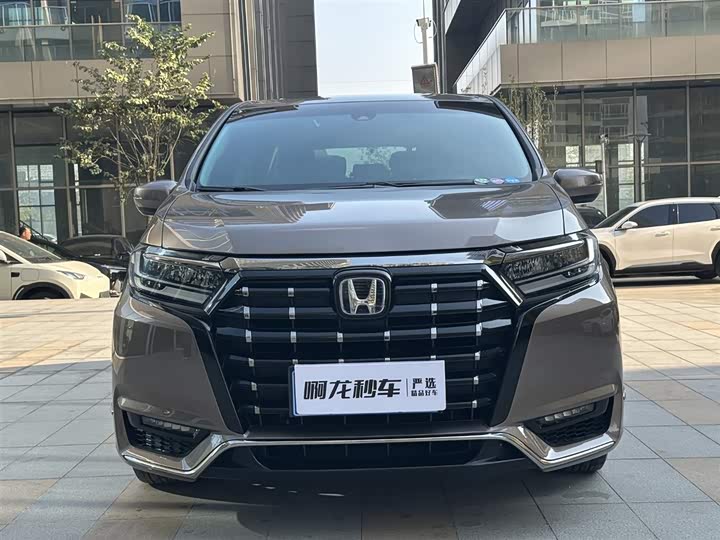 Фото 2 - Honda Elysion