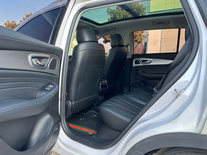 Фото 9 - Roewe RX5 Max