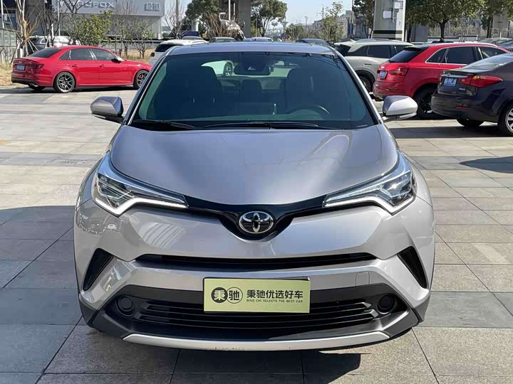 Фото 2 - Toyota Izoa