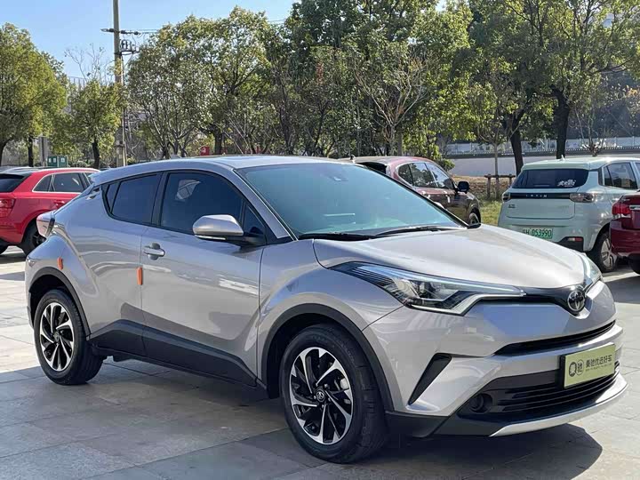 Фото 3 - Toyota Izoa