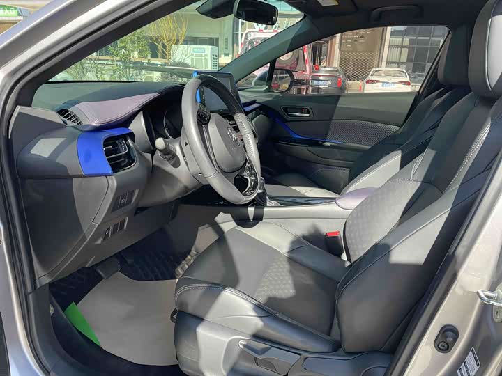 Фото 4 - Toyota Izoa