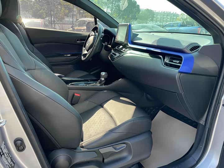 Фото 5 - Toyota Izoa