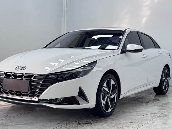 Фото 1 - Hyundai Elantra N line