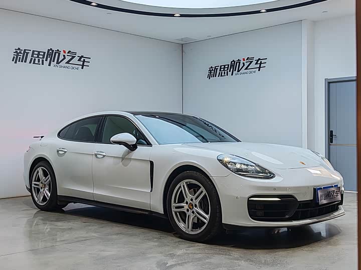 Фото 4 - Porsche Panamera