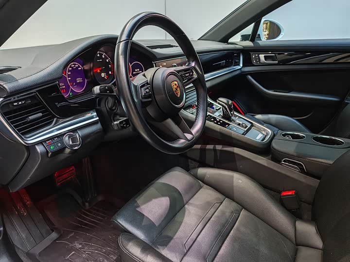 Фото 9 - Porsche Panamera