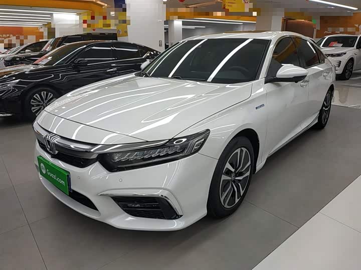 Фото 2 - Honda Inspire