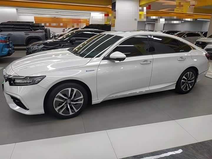 Фото 5 - Honda Inspire