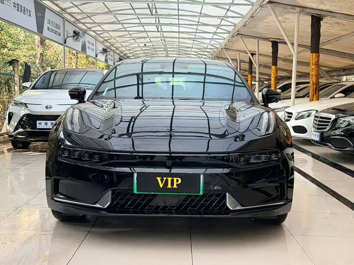 Фото 2 - Zeekr 001