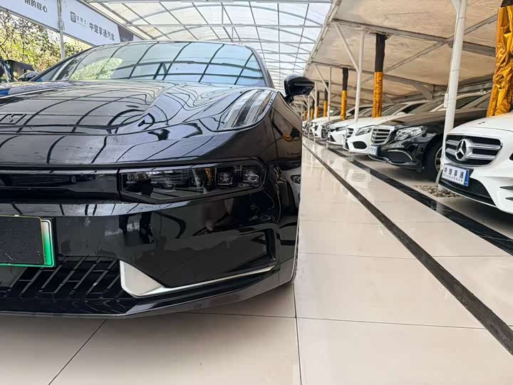 Фото 3 - Zeekr 001