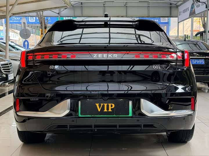 Фото 5 - Zeekr 001