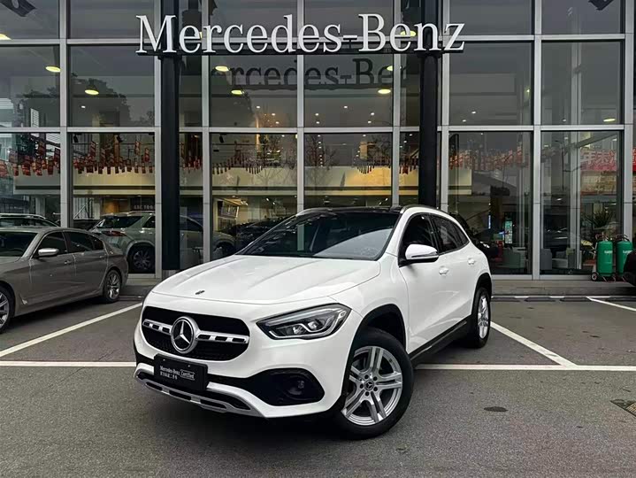 Фото 1 - Mercedes-Benz GLA-Class