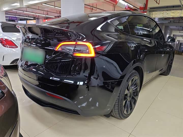 Фото 7 - Tesla Model Y