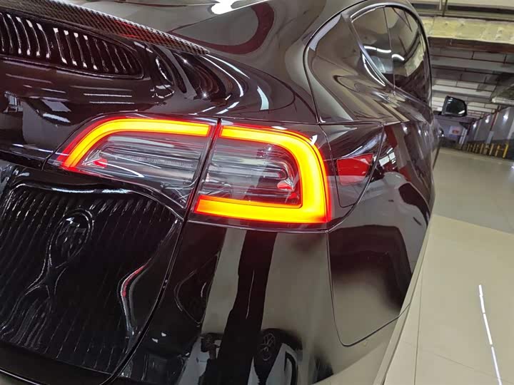 Фото 8 - Tesla Model Y