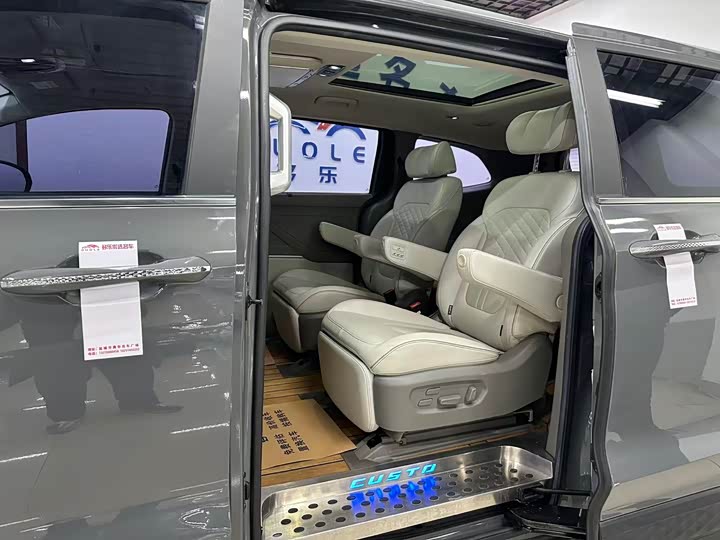 Фото 6 - Hyundai Custo