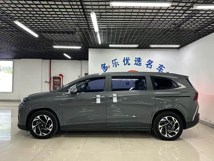 Фото 9 - Hyundai Custo