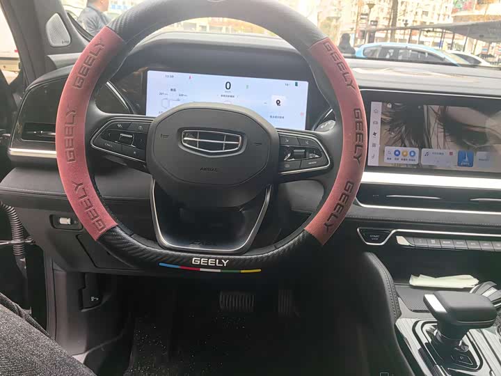 Фото 5 - Geely Monjaro