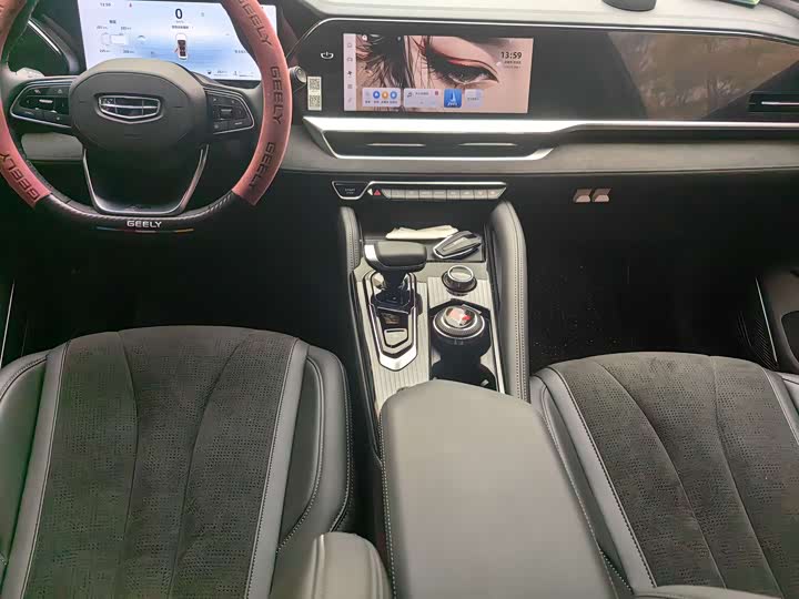 Фото 9 - Geely Monjaro