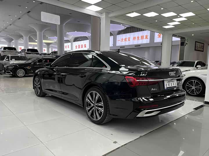 Фото 6 - Audi A6L