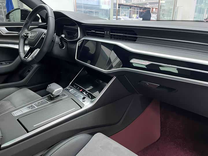 Фото 7 - Audi A6L