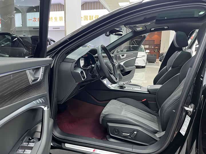 Фото 8 - Audi A6L