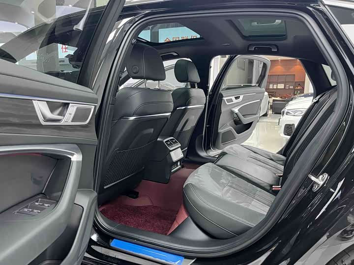 Фото 9 - Audi A6L