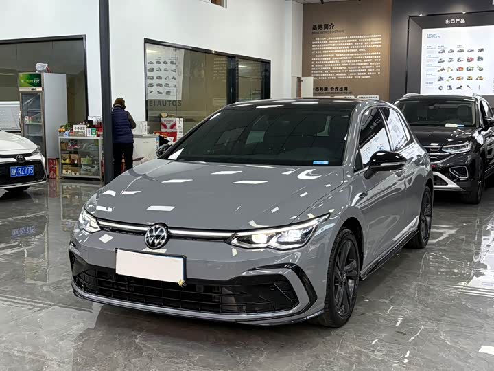 Фото 1 - Volkswagen Golf