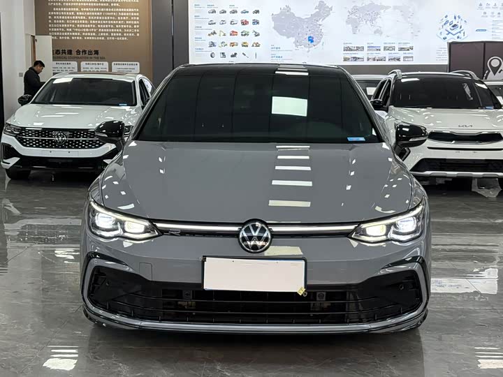 Фото 2 - Volkswagen Golf