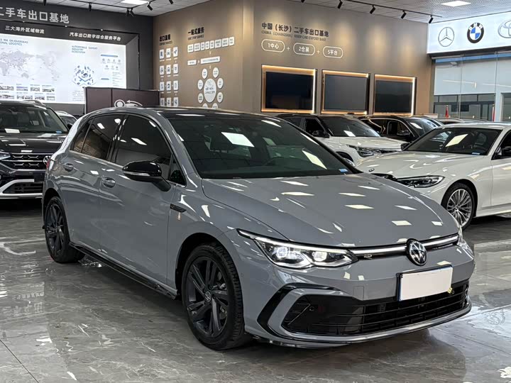 Фото 3 - Volkswagen Golf