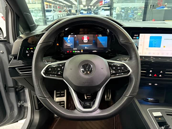 Фото 6 - Volkswagen Golf