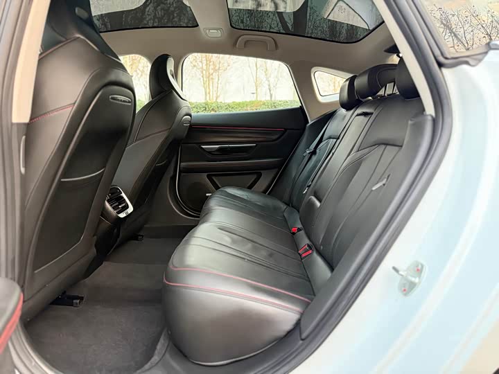 Фото 6 - XPeng P7