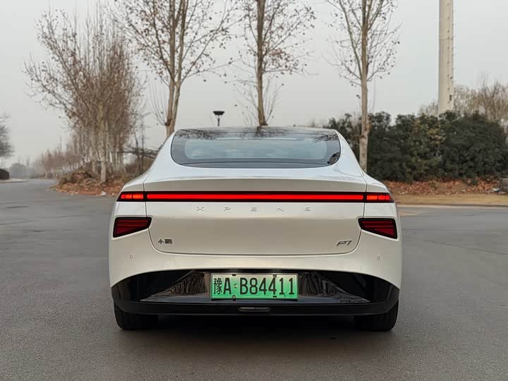 Фото 8 - XPeng P7
