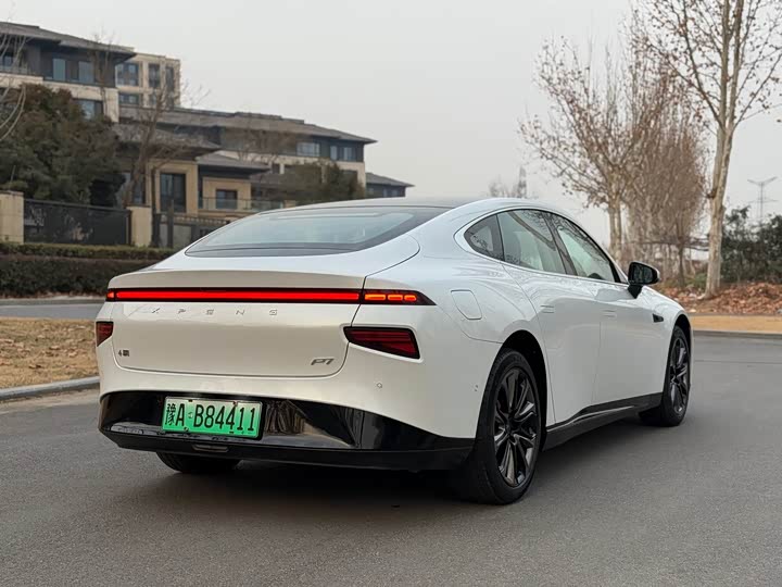 Фото 9 - XPeng P7