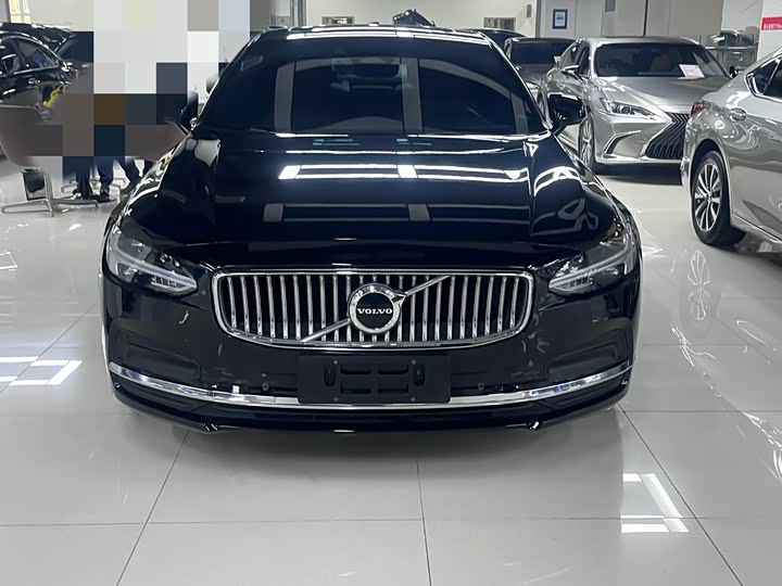 Фото 2 - Volvo S90