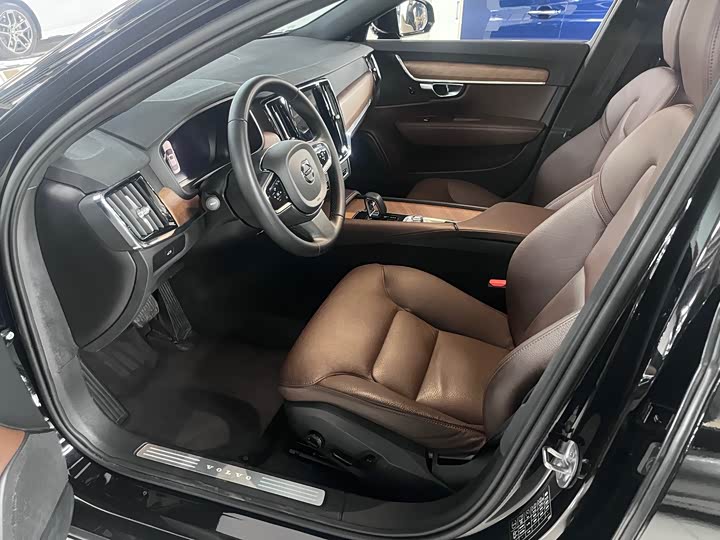 Фото 5 - Volvo S90