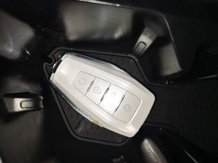 Фото 9 - Geely Preface