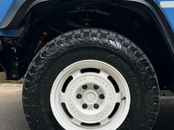 Фото 3 - Tank 300